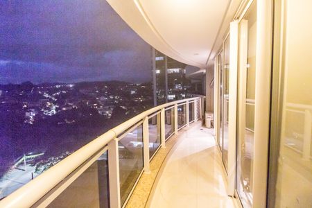 Varanda de apartamento à venda com 2 quartos, 70m² em Empresarial 18 do Forte, Barueri