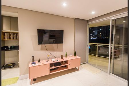 Sala  de apartamento à venda com 2 quartos, 70m² em Empresarial 18 do Forte, Barueri