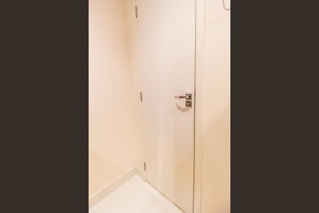 Banheiro da Suíte de apartamento à venda com 2 quartos, 70m² em Empresarial 18 do Forte, Barueri