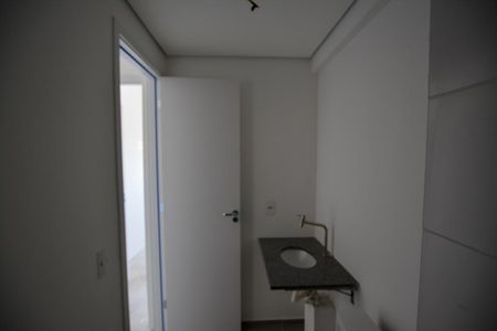 BANHEIRO de apartamento para alugar com 1 quarto, 28m² em Vila Sonia, São Paulo