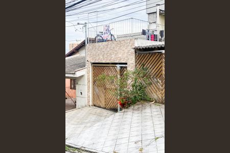 Fachada  de casa para alugar com 1 quarto, 40m² em Vila Paranagua, São Paulo