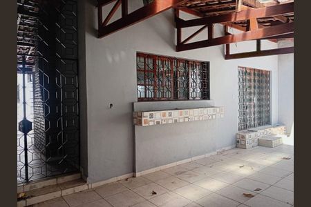 Casa à venda com 250m², 4 quartos e 2 vagas