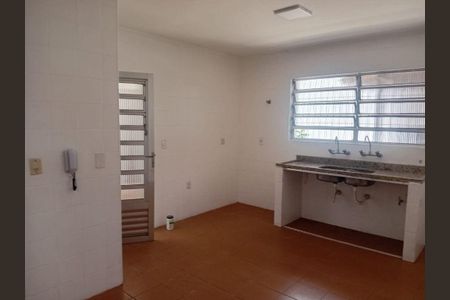 Casa à venda com 4 quartos, 250m² em Jardim Maria Helena, Guarulhos