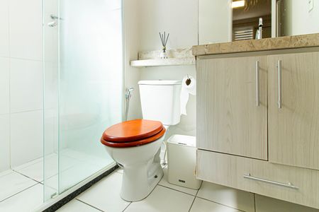 Apartamento à venda com 70m², 3 quartos e 1 vaga Apartamento à venda com 70m², 3 quartos e 1 vagaBanheiro daSuíte