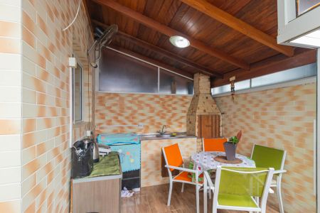 Casa de condomínio à venda com 60m², 2 quartos e 1 vaga Casa de condomínio à venda com 60m², 2 quartos e 1 vagaVaranda gourmet