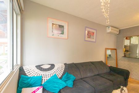 Casa de condomínio à venda com 60m², 2 quartos e 1 vaga Casa de condomínio à venda com 60m², 2 quartos e 1 vagaSala