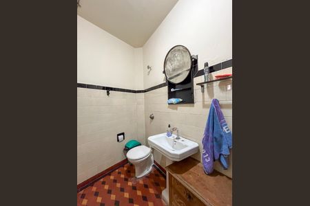 Casa para alugar com 117m², 4 quartos e 2 vagas Casa para alugar com 117m², 4 quartos e 2 vagasBanheiro de serviço