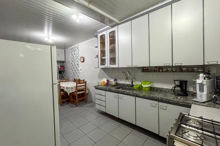 Casa para alugar com 117m², 4 quartos e 2 vagas Casa para alugar com 117m², 4 quartos e 2 vagasCozinha