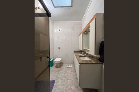 Casa para alugar com 117m², 4 quartos e 2 vagas Casa para alugar com 117m², 4 quartos e 2 vagasBanheiro