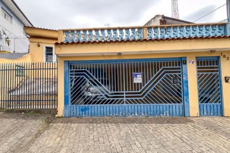 Casa para alugar com 117m², 4 quartos e 2 vagas Casa para alugar com 117m², 4 quartos e 2 vagasFachada