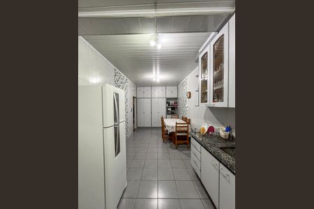 Casa para alugar com 117m², 4 quartos e 2 vagas Casa para alugar com 117m², 4 quartos e 2 vagasCozinha