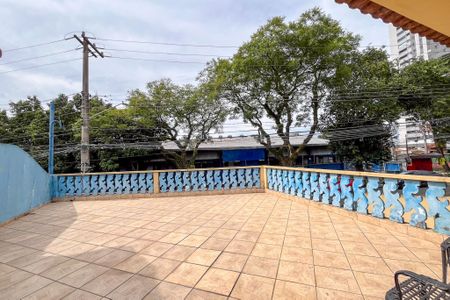 Casa para alugar com 117m², 4 quartos e 2 vagas Casa para alugar com 117m², 4 quartos e 2 vagasVaranda
