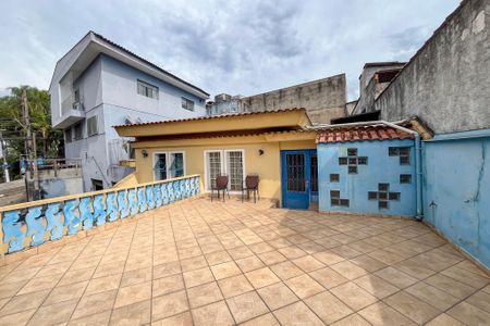 Casa para alugar com 117m², 4 quartos e 2 vagas Casa para alugar com 117m², 4 quartos e 2 vagasVaranda