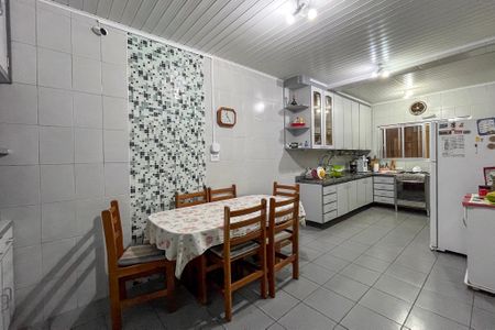 Casa para alugar com 117m², 4 quartos e 2 vagas Casa para alugar com 117m², 4 quartos e 2 vagasCozinha