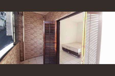 Casa para alugar com 60m², 2 quartos e sem vaga