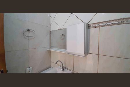 Casa para alugar com 60m², 2 quartos e sem vaga