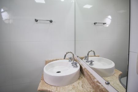 Apartamento à venda com 85m², 3 quartos e 2 vagasBanheiro