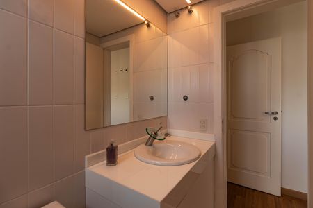 Apartamento à venda com 330m², 3 quartos e 4 vagasBanheiro da Suíte 2