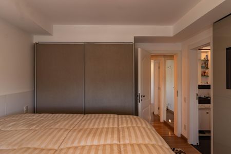 Apartamento à venda com 330m², 3 quartos e 4 vagasSuíte 3