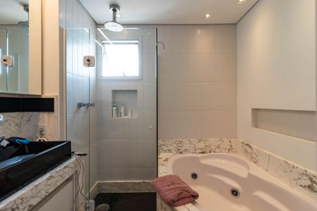 Apartamento à venda com 330m², 3 quartos e 4 vagasBanheiro da Suíte 3