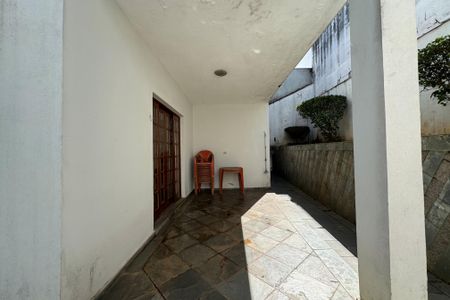 Casa à venda com 314m², 3 quartos e 6 vagas Casa à venda com 314m², 3 quartos e 6 vagasÁrea - Churrasqueira