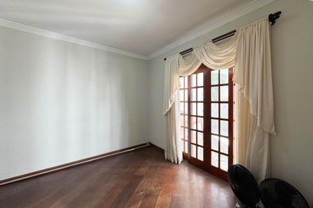 Casa à venda com 314m², 3 quartos e 6 vagas Casa à venda com 314m², 3 quartos e 6 vagasSala de TV