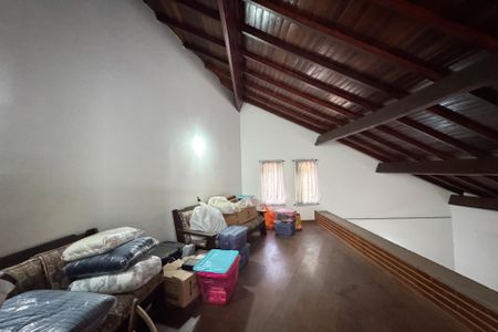 Casa à venda com 314m², 3 quartos e 6 vagas Casa à venda com 314m², 3 quartos e 6 vagasEscritório