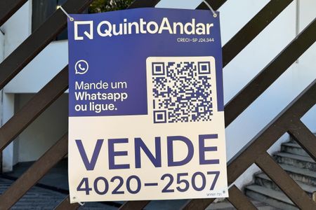 Casa à venda com 314m², 3 quartos e 6 vagas Casa à venda com 314m², 3 quartos e 6 vagasPlaca