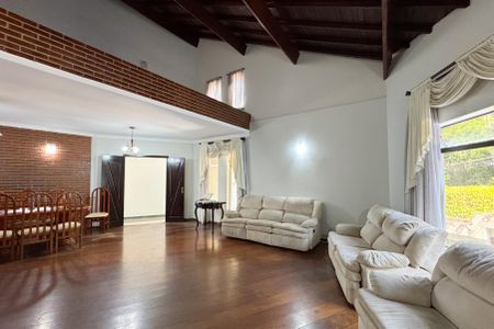 Casa à venda com 314m², 3 quartos e 6 vagas Casa à venda com 314m², 3 quartos e 6 vagasSala