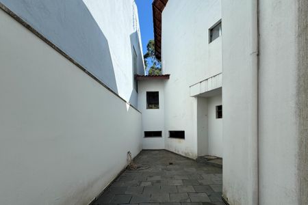 Casa à venda com 314m², 3 quartos e 6 vagas Casa à venda com 314m², 3 quartos e 6 vagasÁrea - Churrasqueira