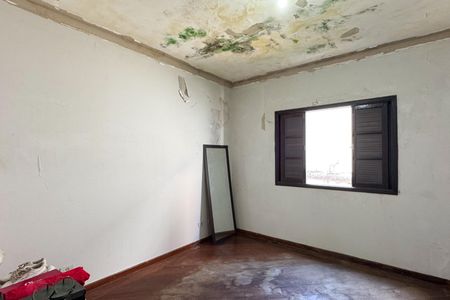 Casa à venda com 314m², 3 quartos e 6 vagas Casa à venda com 314m², 3 quartos e 6 vagasQuarto