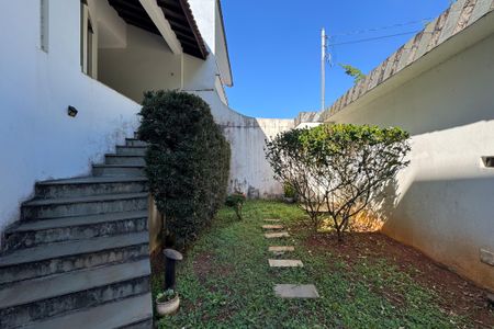 Casa à venda com 314m², 3 quartos e 6 vagas Casa à venda com 314m², 3 quartos e 6 vagasEntrada