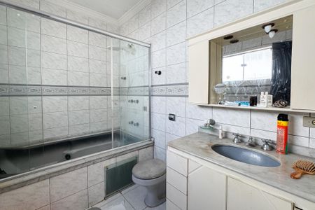 Casa à venda com 314m², 3 quartos e 6 vagas Casa à venda com 314m², 3 quartos e 6 vagasBanheiro - Suíte 2
