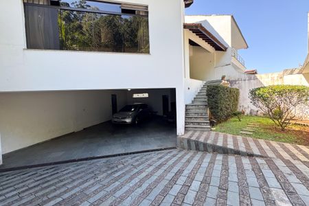 Casa à venda com 314m², 3 quartos e 6 vagas Casa à venda com 314m², 3 quartos e 6 vagasGaragem