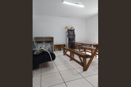 Casa à venda com 3 quartos, 169m² em Jardim Las Vegas, Santo André