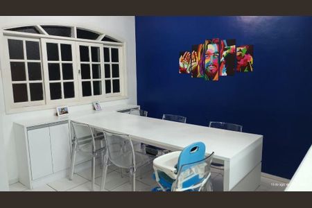 Casa à venda com 169m², 3 quartos e 5 vagas