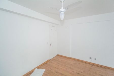 Sala de apartamento para alugar com 3 quartos, 66m² em Jardim Sulacap, Rio de Janeiro