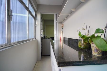 Apartamento à venda com 108m², 2 quartos e 1 vaga Apartamento à venda com 108m², 2 quartos e 1 vagaÁrea de serviço