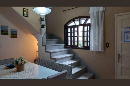 Casa à venda com 4 quartos, 200m² em Jardim Lavinia, São Bernardo do Campo