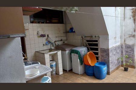 Casa à venda com 4 quartos, 200m² em Jardim Lavinia, São Bernardo do Campo