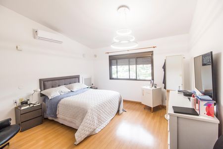 Casa de condomínio à venda com 426m², 5 quartos e 4 vagas Casa de condomínio à venda com 426m², 5 quartos e 4 vagasSuíte master
