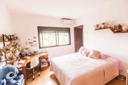 Casa de condomínio à venda com 426m², 5 quartos e 4 vagas Casa de condomínio à venda com 426m², 5 quartos e 4 vagasSuíte 1