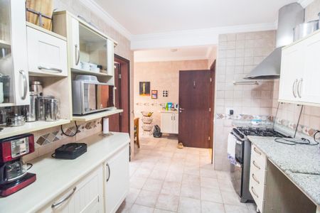 Casa de condomínio à venda com 426m², 5 quartos e 4 vagas Casa de condomínio à venda com 426m², 5 quartos e 4 vagasCozinha