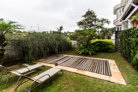 Casa de condomínio à venda com 426m², 5 quartos e 4 vagas Casa de condomínio à venda com 426m², 5 quartos e 4 vagasPiscina