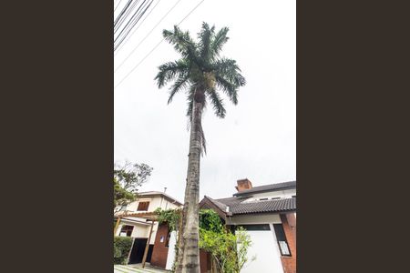 Casa de condomínio à venda com 426m², 5 quartos e 4 vagas Casa de condomínio à venda com 426m², 5 quartos e 4 vagasVista da Rua