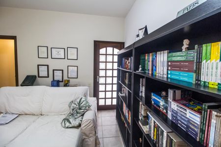 Casa de condomínio à venda com 426m², 5 quartos e 4 vagas Casa de condomínio à venda com 426m², 5 quartos e 4 vagasSala