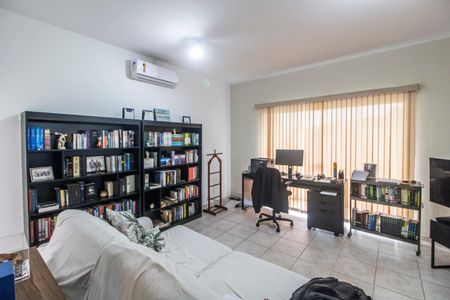 Casa de condomínio à venda com 426m², 5 quartos e 4 vagas Casa de condomínio à venda com 426m², 5 quartos e 4 vagasSala