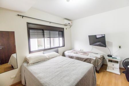 Casa de condomínio à venda com 426m², 5 quartos e 4 vagas Casa de condomínio à venda com 426m², 5 quartos e 4 vagasSuíte 2