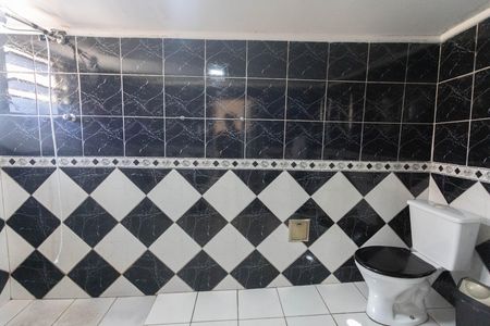 Casa à venda com 200m², 3 quartos e 3 vagas Casa à venda com 200m², 3 quartos e 3 vagasBanheiro social 1