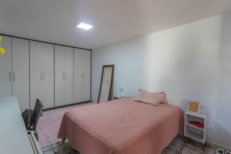 Casa à venda com 200m², 3 quartos e 3 vagas Casa à venda com 200m², 3 quartos e 3 vagasQuarto 3